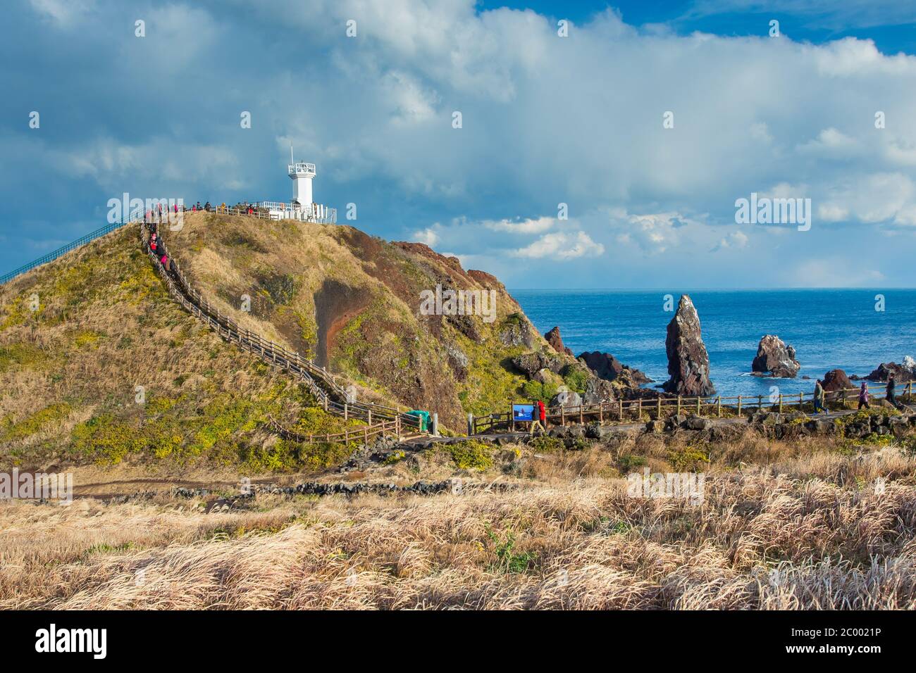 Leuchtturm in Seopjikoji Mount Jeju Island, Südkorea Stockfoto