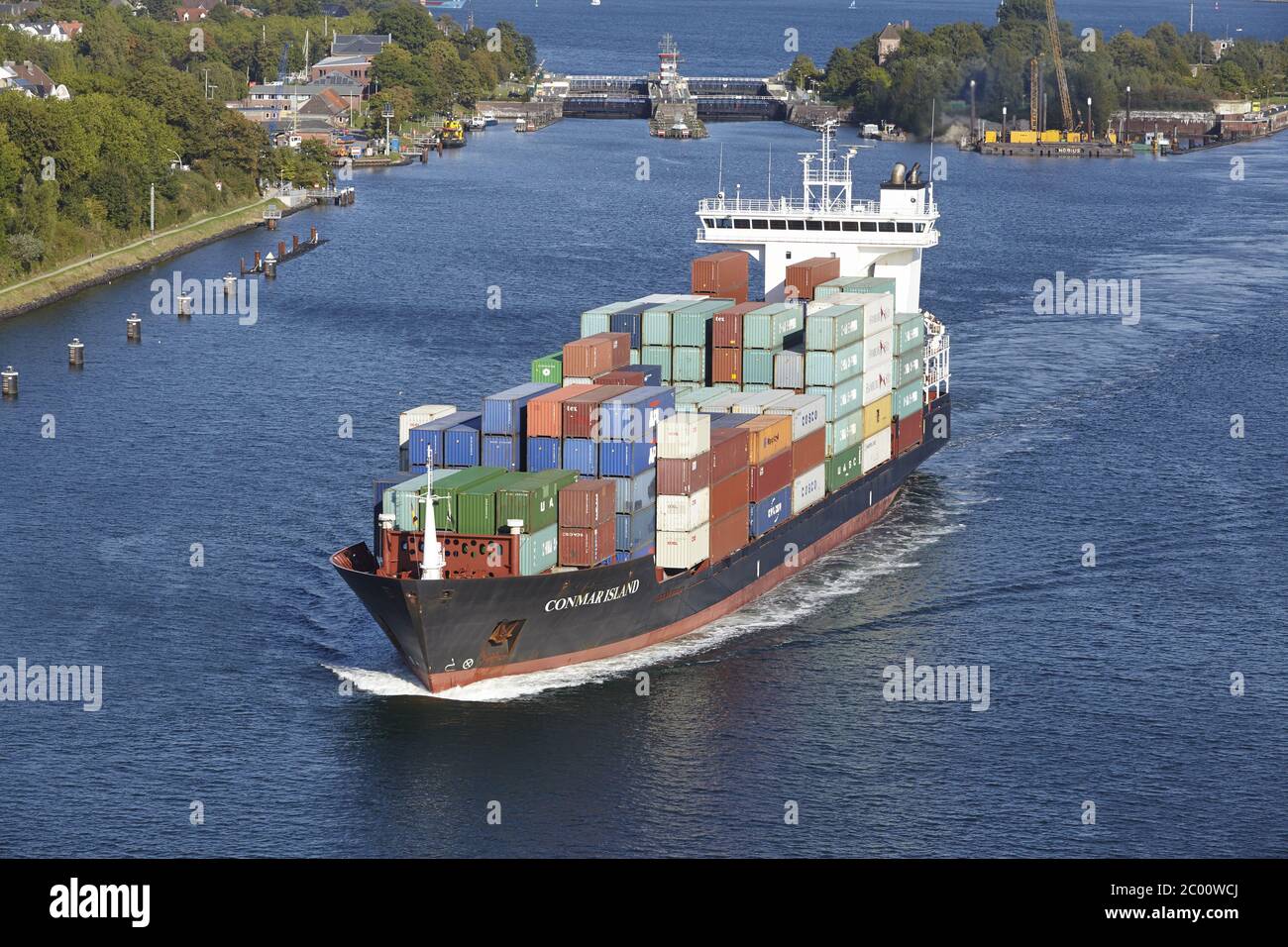 Kiel - Containerschiff auf dem Nord-Ostsee-Kanal Stockfoto