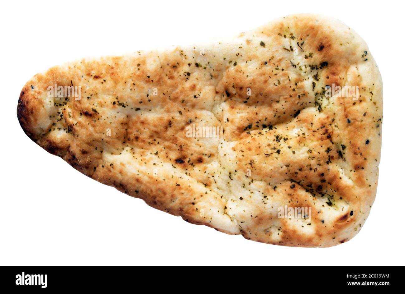 Naan Brot mit Koriander auf einem isolierten weißen Hintergrund mit einem Schneideweg bestreut Stockfoto