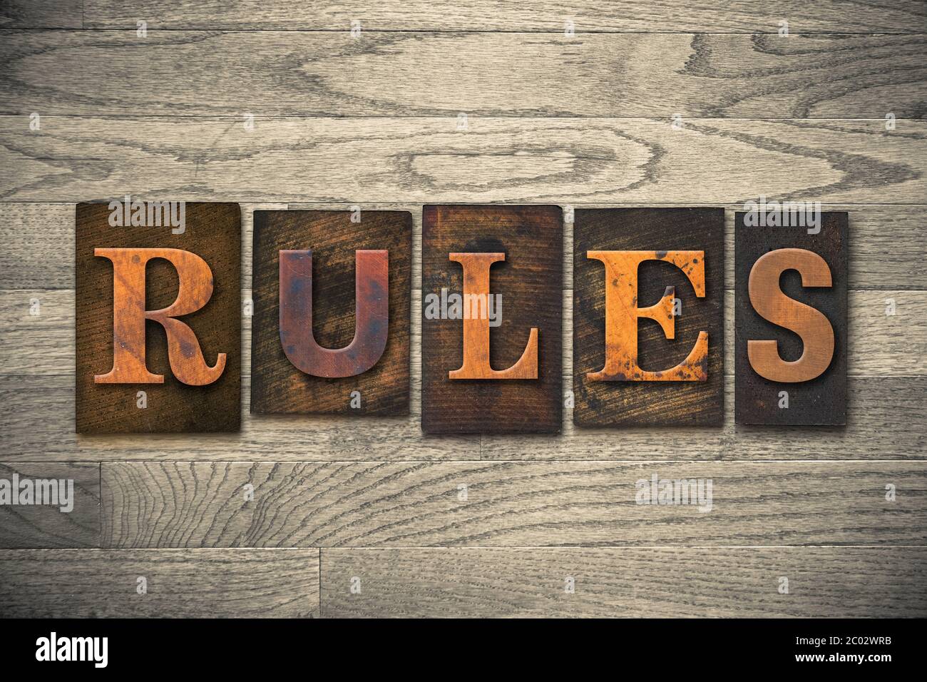 Regeln Konzept Holzbrieftpresse Typ Stockfoto