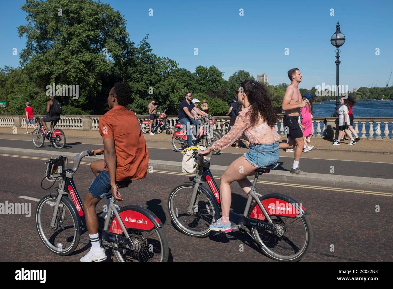 Die Einheimischen im hyde Park im Zentrum von London 2020 Stockfoto