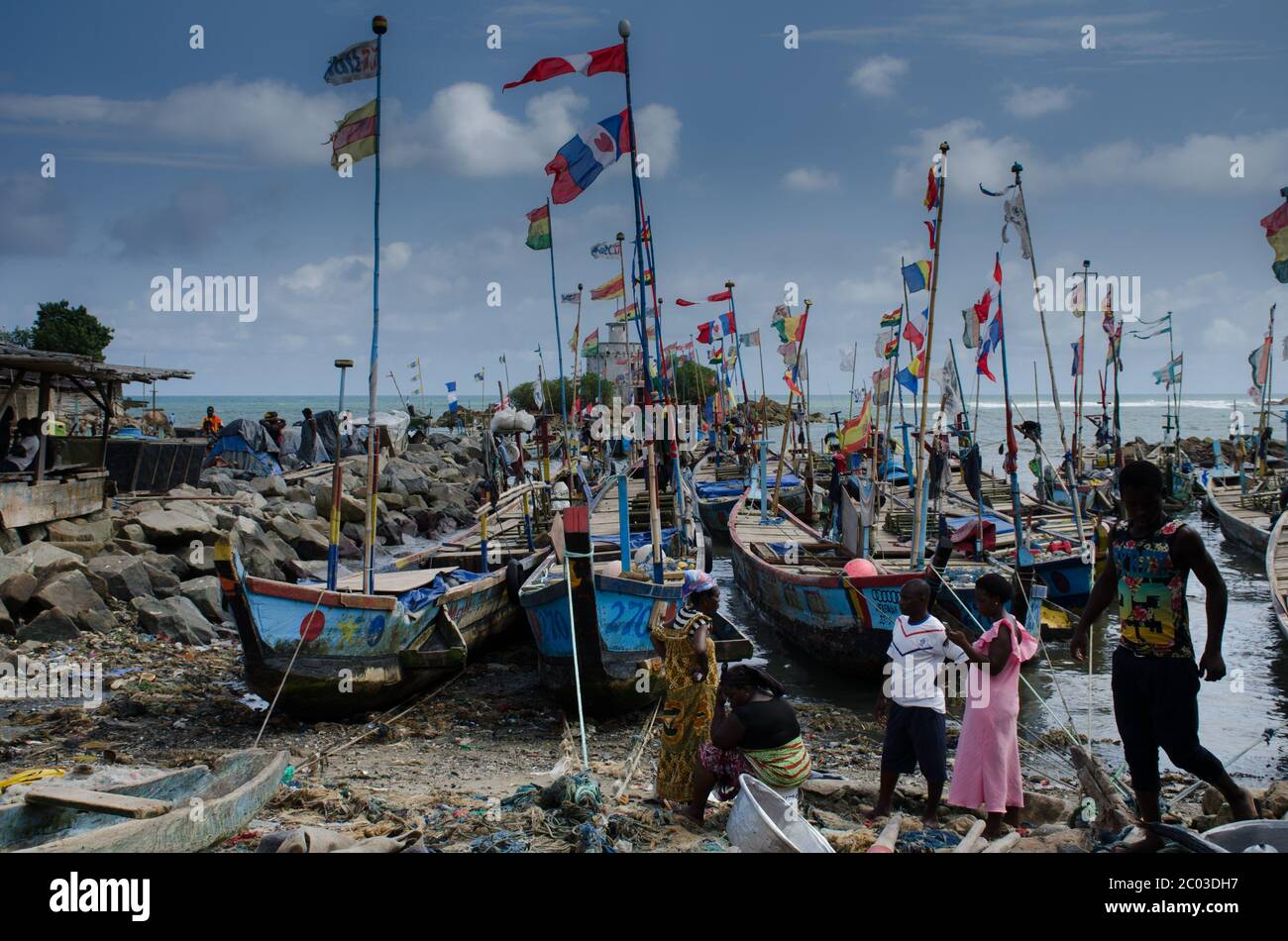 Fischerboote Westküste Ghana Stockfoto