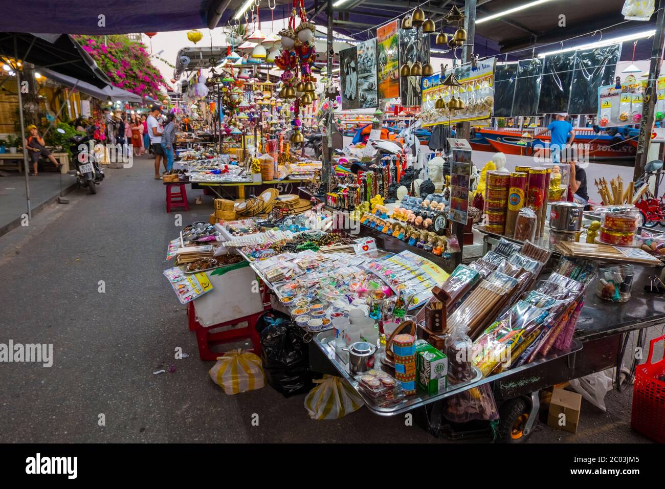 Stände außerhalb des zentralen Marktes, Altstadt, Hoi an, Vietnam, Asien Stockfoto