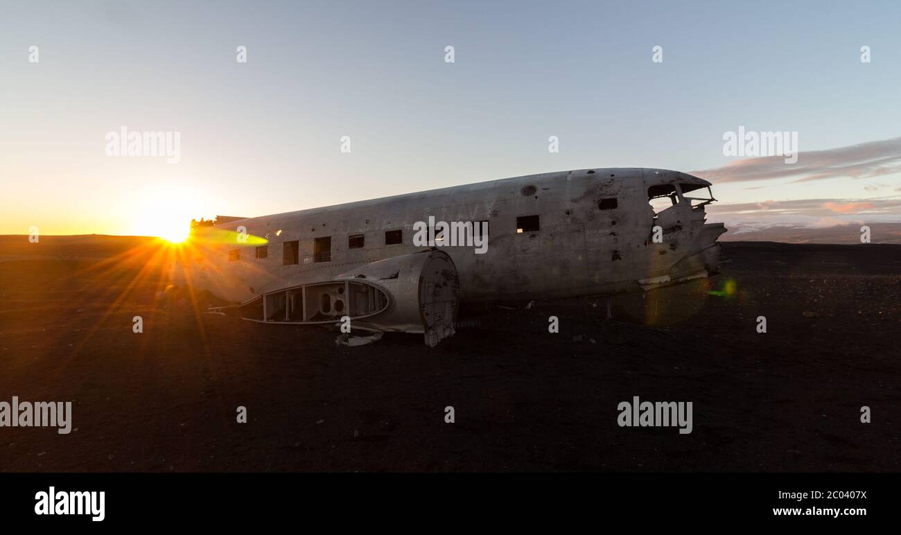 Abgesturztes Flugzeug Am Strand Insel Verloren Saison 1 2004 Stockfotografie Alamy