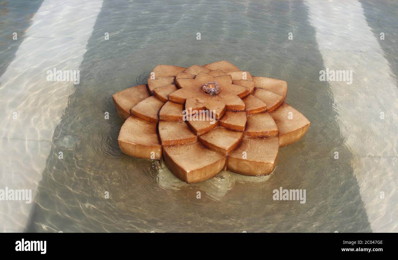 Lotus-förmigen Brunnen in Sunder Nursery in der Nähe Humayun's Grab in Neu Delhi, Indien Stockfoto