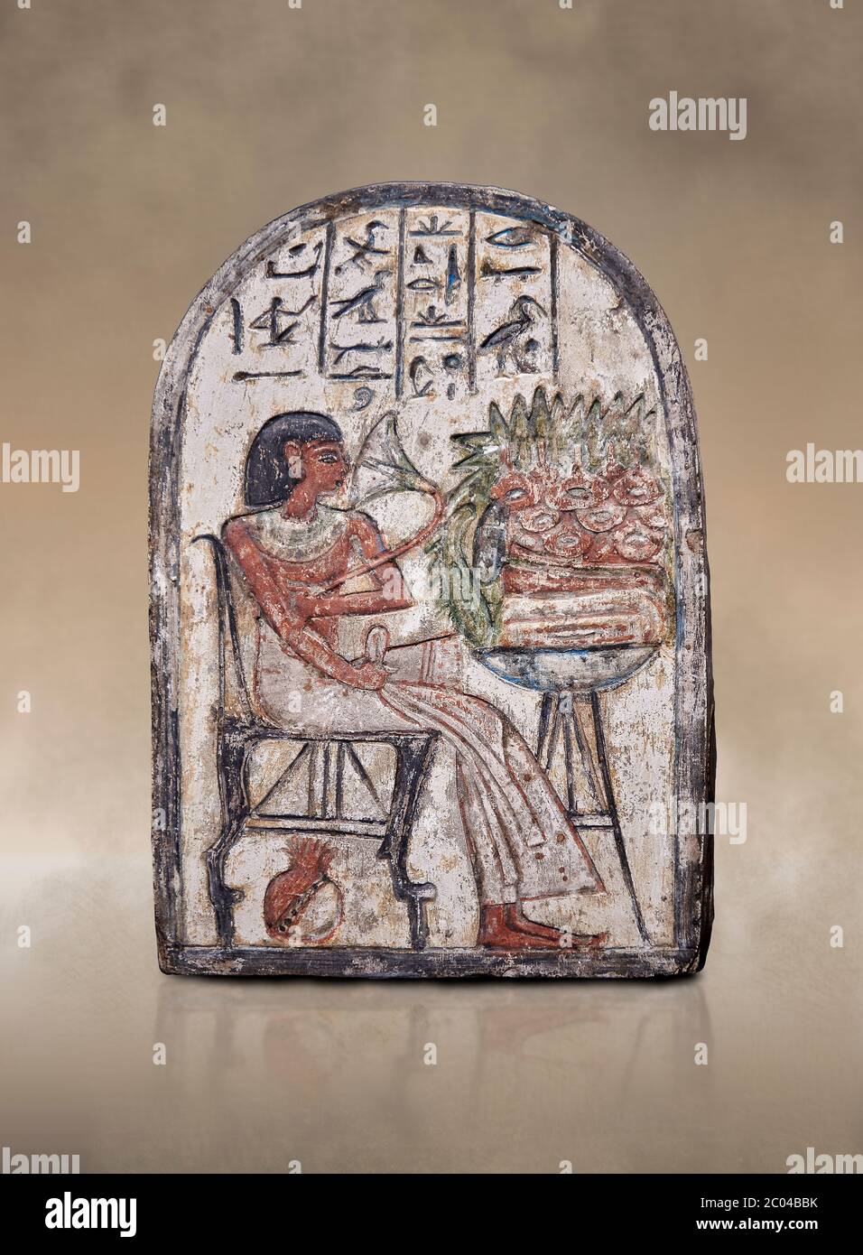 Alte ägyptische Ra Stele , Kalkstein, Neues Königreich, 19. Dynastie, (1279-1190 v. Chr.), Deir el-Medina, Ägyptisches Museum, Turin. Auf diesem runden stel Stockfoto
