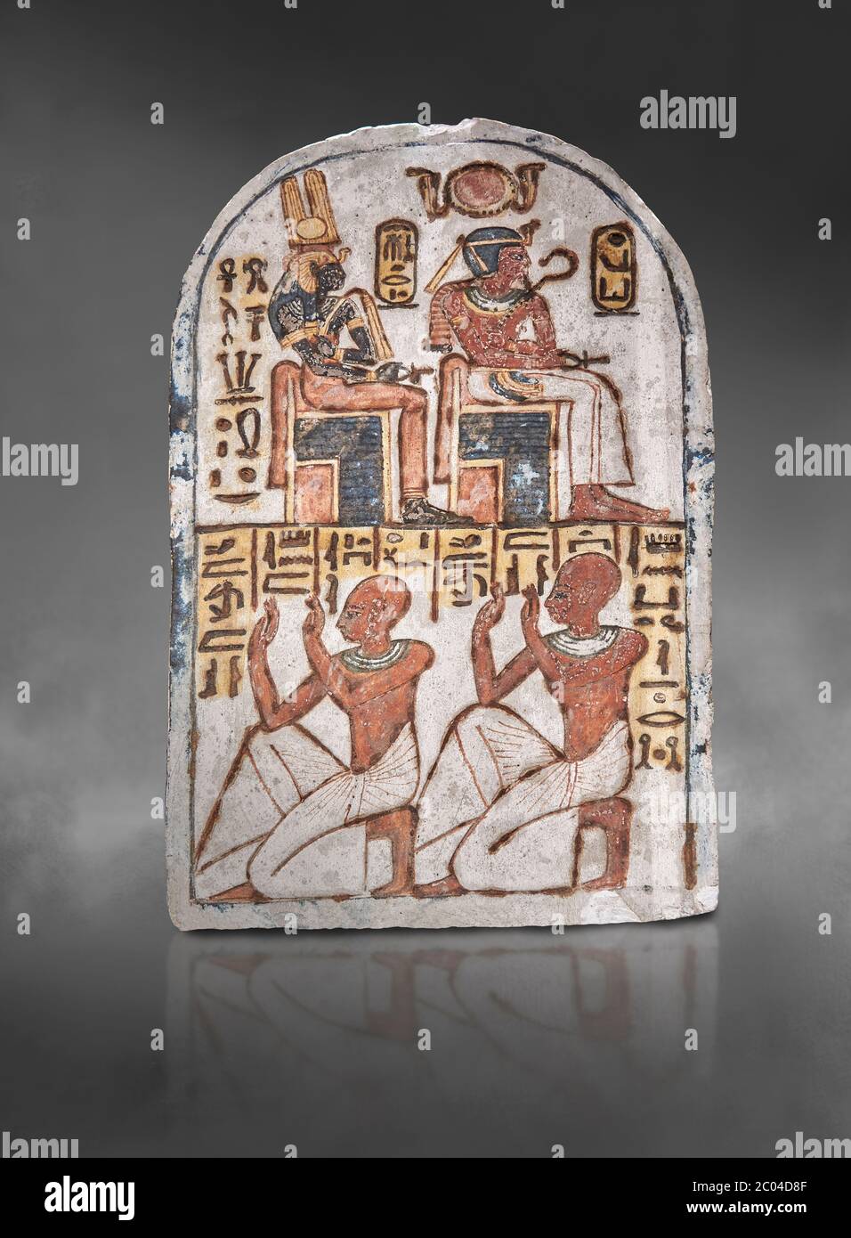 Alte ägyptische Stele von Amenemope Amenhotep I und Ahmose-Nefertari, Kalkstein, Neues Königreich, 19. Dynastie, (1279-1213 v. Chr.), Deir el-Medingewidmet Stockfoto