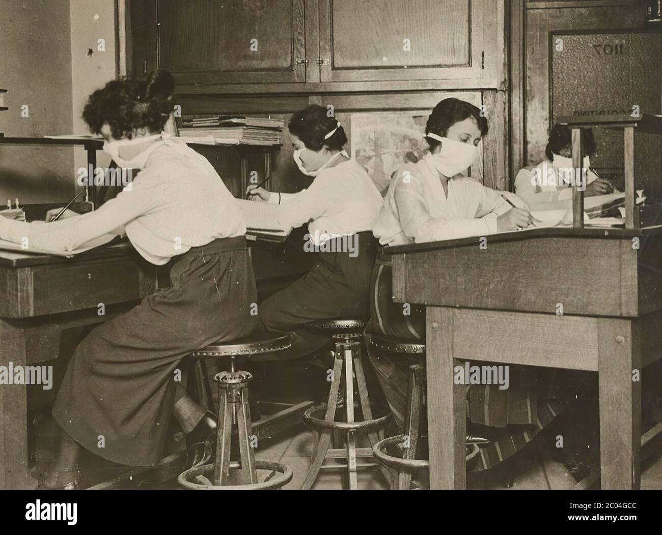 1918-1919. Eine Epidemie der "Spanischen Grippe" rund um die Welt ausbreiten. Mindestens 20 Millionen starben, obwohl einige Schätzungen der endgültigen Abgabe auf 50 Mio. geschätzt. Es wird geschätzt, dass zwischen 20 Prozent und 40 Prozent der Bevölkerung der ganzen Welt krank wurde Stockfoto