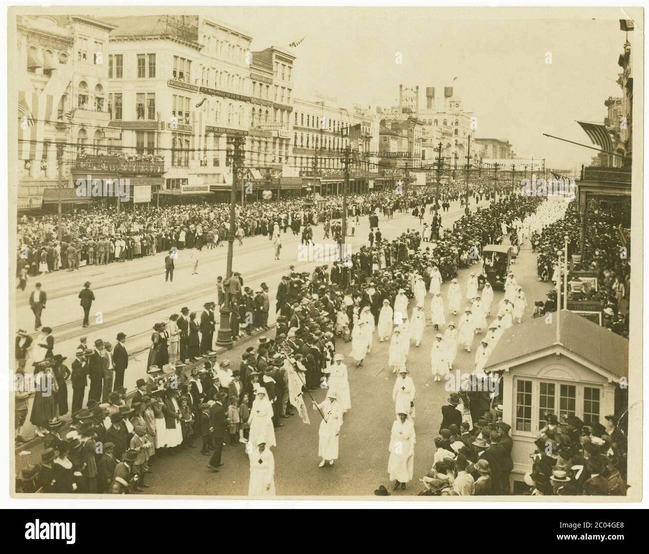 1918-1919. Eine Epidemie der "Spanischen Grippe" rund um die Welt ausbreiten. Mindestens 20 Millionen starben, obwohl einige Schätzungen der endgültigen Abgabe auf 50 Mio. geschätzt. Es wird geschätzt, dass zwischen 20 Prozent und 40 Prozent der Bevölkerung der ganzen Welt krank wurde Stockfoto