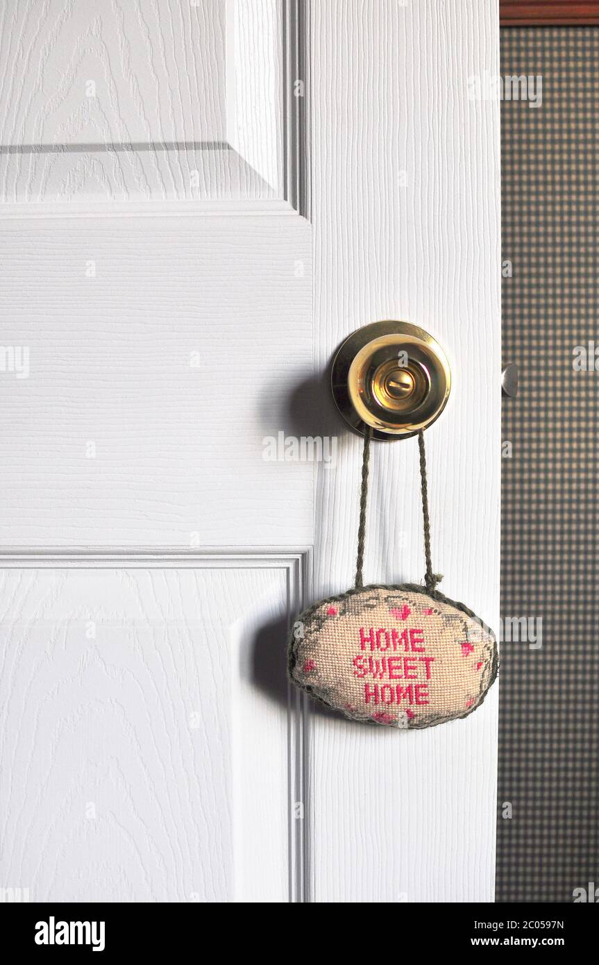 Home Sweet Home Zeichen isoliert Wohnkultur Stockfoto