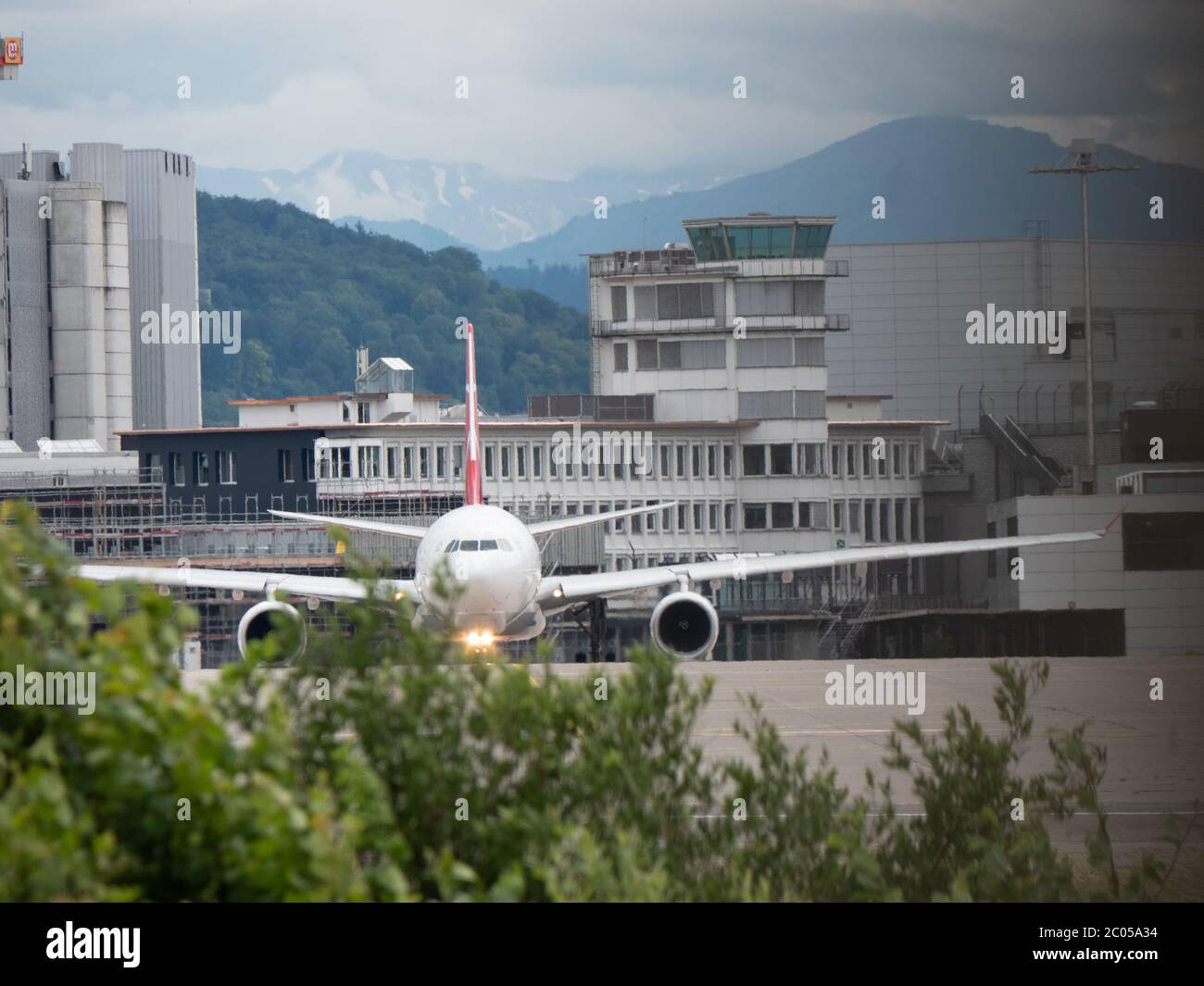 Turkish Cargo Flugzeug rollt bei ZRH Stockfoto