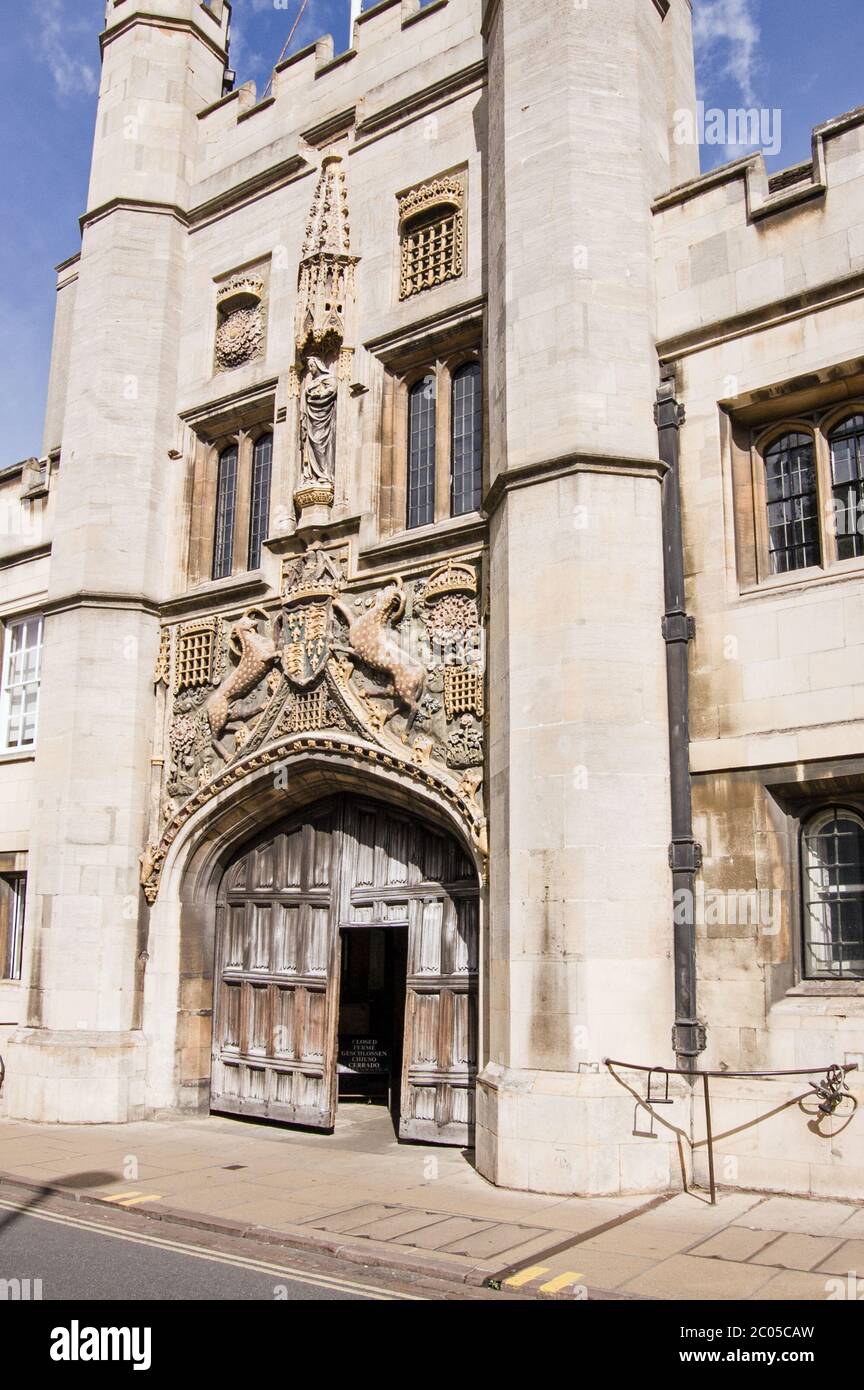 Der beeindruckende Eingang zum Christ's College, Teil der Cambridge University. Das College stammt aus dem fünfzehnten Jahrhundert und wurde von Lady Marga gegründet Stockfoto