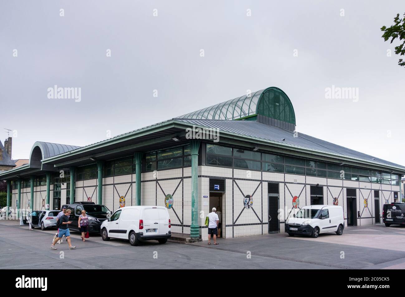 Les Halles (überdachte Markthalle), Dinard, Bretagne, Frankreich Stockfoto