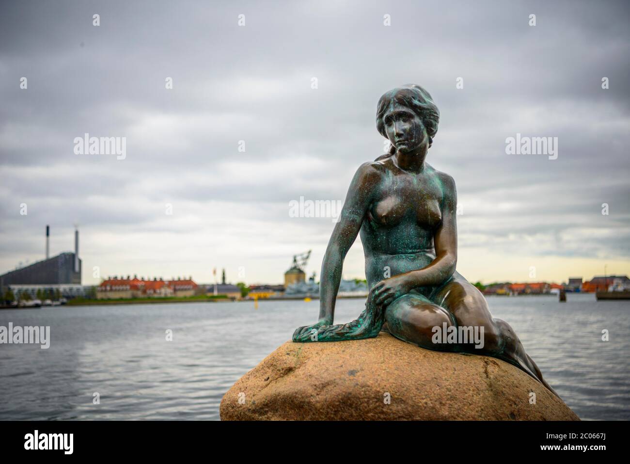 Die kleine Meerjungfrau, Wahrzeichen von Kopenhagen, Hafen von Kopenhagen, Dänemark Stockfoto