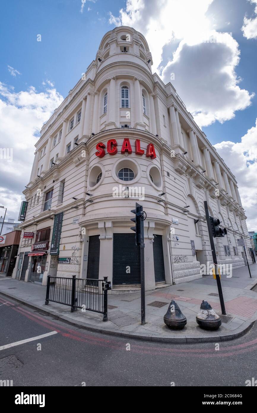 Scala, ein ehemaliges Kino, das zum Nachtclub und Veranstaltungsort für Live-Musik in der Pentonville Road, London, England, in der Nähe des Bahnhofs King's Cross wurde. Stockfoto