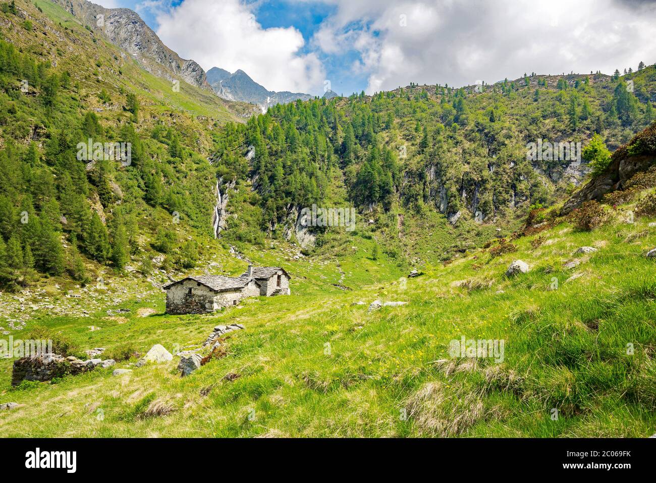 Val Tartano - Valtellina (IT) - Typische ländliche Chalets Stockfoto