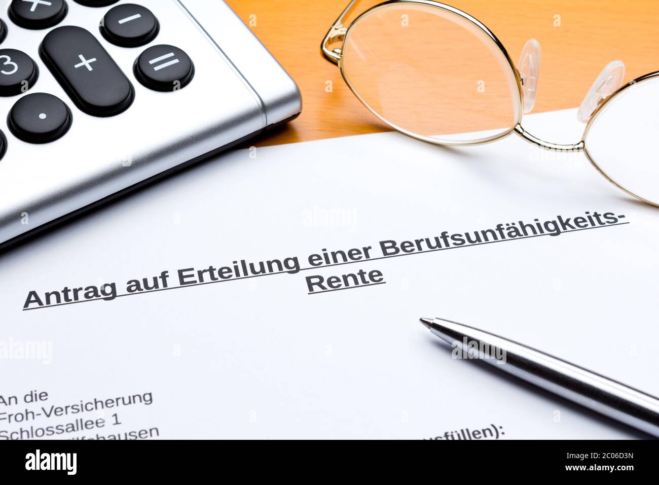 Antrag auf Berufsunfähigkeitsrente in deutschland: antrag berufsbedingungenrente. Stockfoto