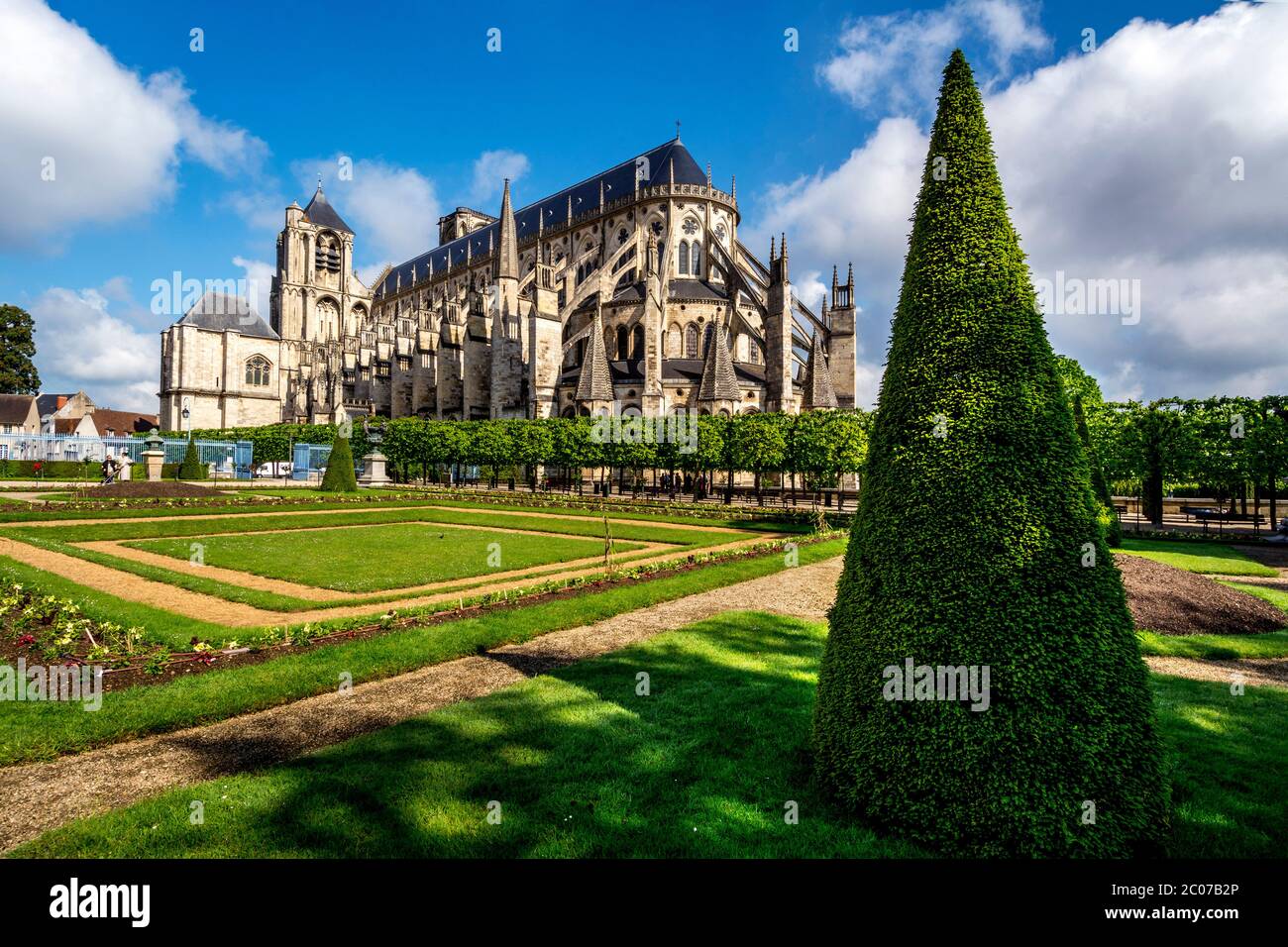 Bourges Europäische Kulturhauptstadt 2028, Kathedrale Saint Etienne, Departement Cher, UNESCO-Weltkulturerbe, Centre-Val de Loire, Frankreich, Europa Stockfoto