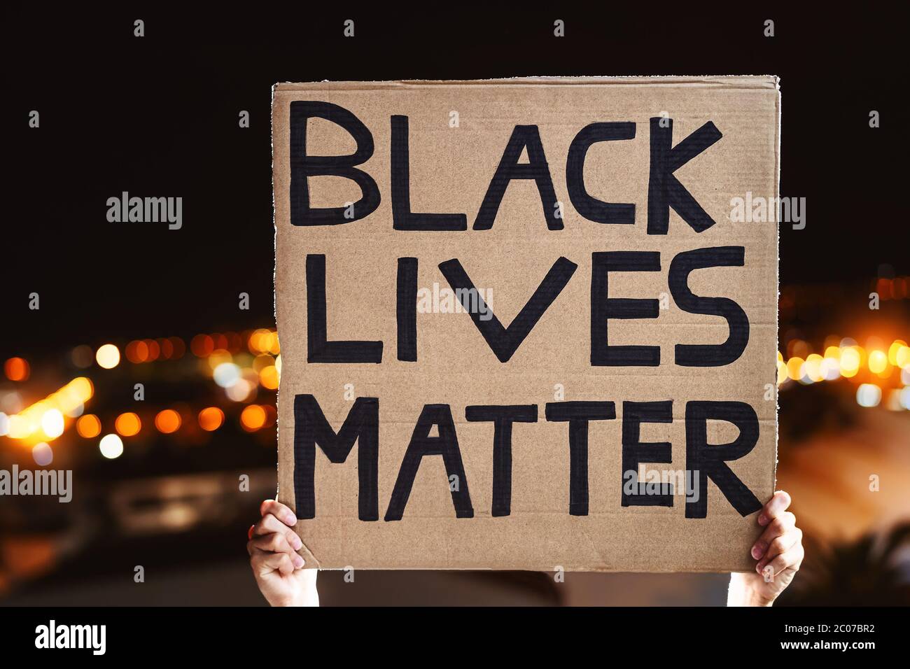 Black Lives Matter Banner - aktivistische Bewegung gegen Rassismus und Kampf für Gleichheit - Soziale Proteste und Menschenrechtskonzept Stockfoto