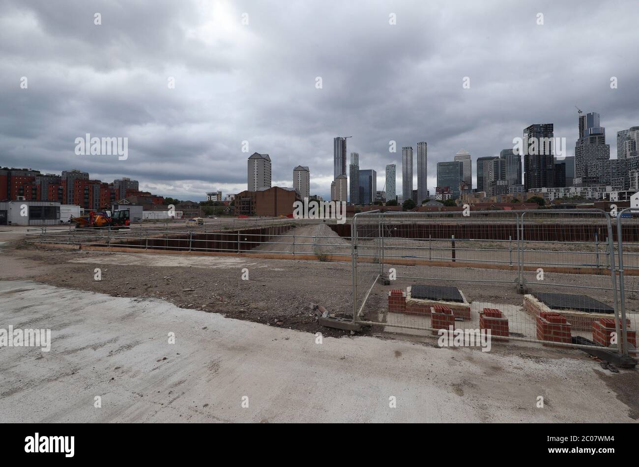 Ein Blick auf die Westferry Druckerei auf der Isle of Dogs, East London. Die £1 Milliarde Westferry Druckgraphik-Sanierung im Osten Londons wurde im Januar von Housing Secretary Robert Jenrick kontrovers genehmigt, gegen die Empfehlung eines Planungsinspektoren. Die Entscheidung wurde seitdem nach einem Rechtsverfahren des Tower Hamlets Council, der Bedenken über die Größe der Entwicklung geäußert hatte, als die Pläne 2018 erstmals vorgelegt wurden, rückgängig gemacht. Stockfoto