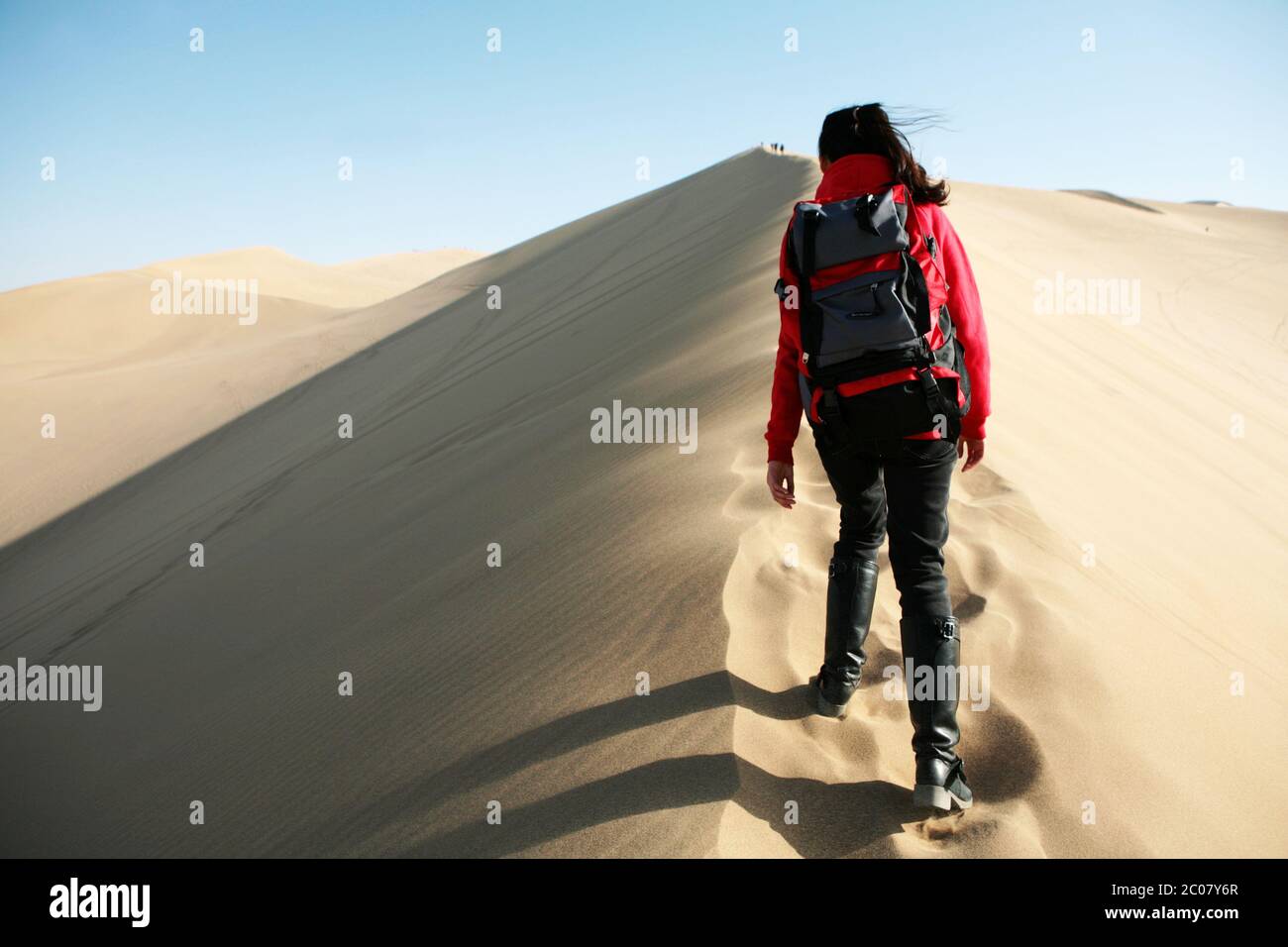 Die singenden Sanddünen (Ming Sha Shan) in Dunhuang, Provinz Gansu, Volksrepublik China. 30/09/2011. Foto: Stuart Boulton/Alamy Stockfoto