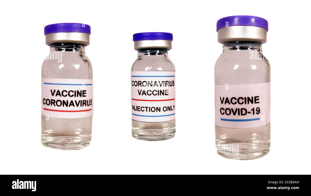 Verschiedene Versionen des Corona-Virus-Impfstoffs in Flaschen, auf weißem Studiohintergrund. Stockfoto