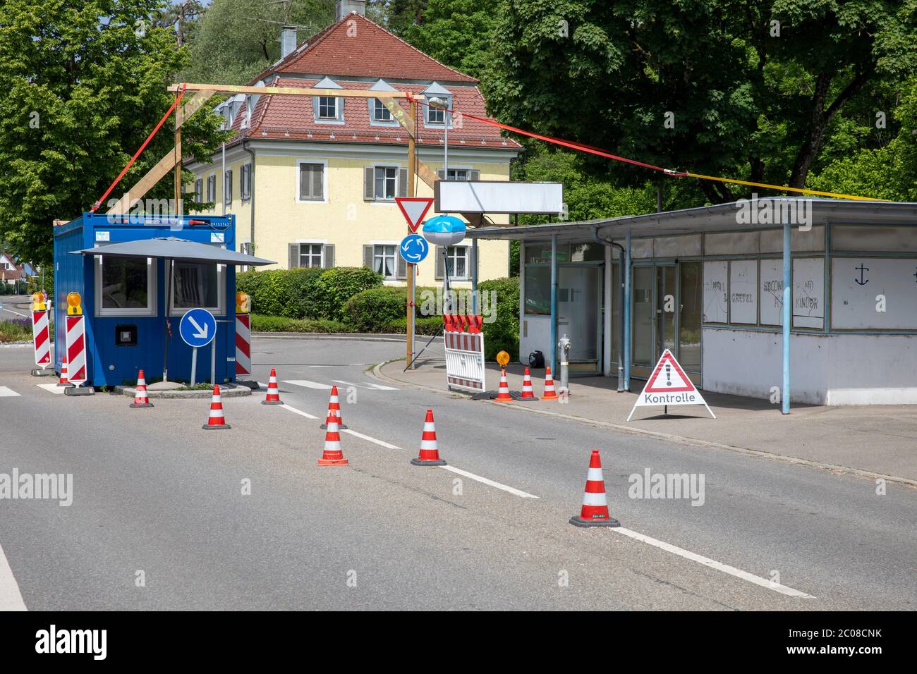 Grenzverkehr nach der Lockerung der Grenze Österreich - Deutschland am Grenzübergang Ziegelhaus in Lindau-Zech. Lindau, 16.05.2020 Stockfoto
