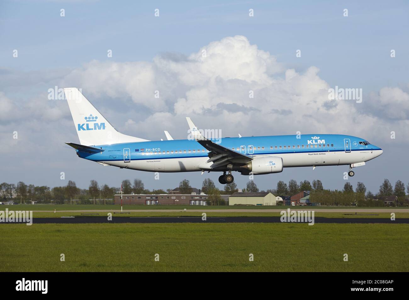 Flughafen Amsterdam Schiphol Airport - Boeing 737 der KLM landset Stockfoto