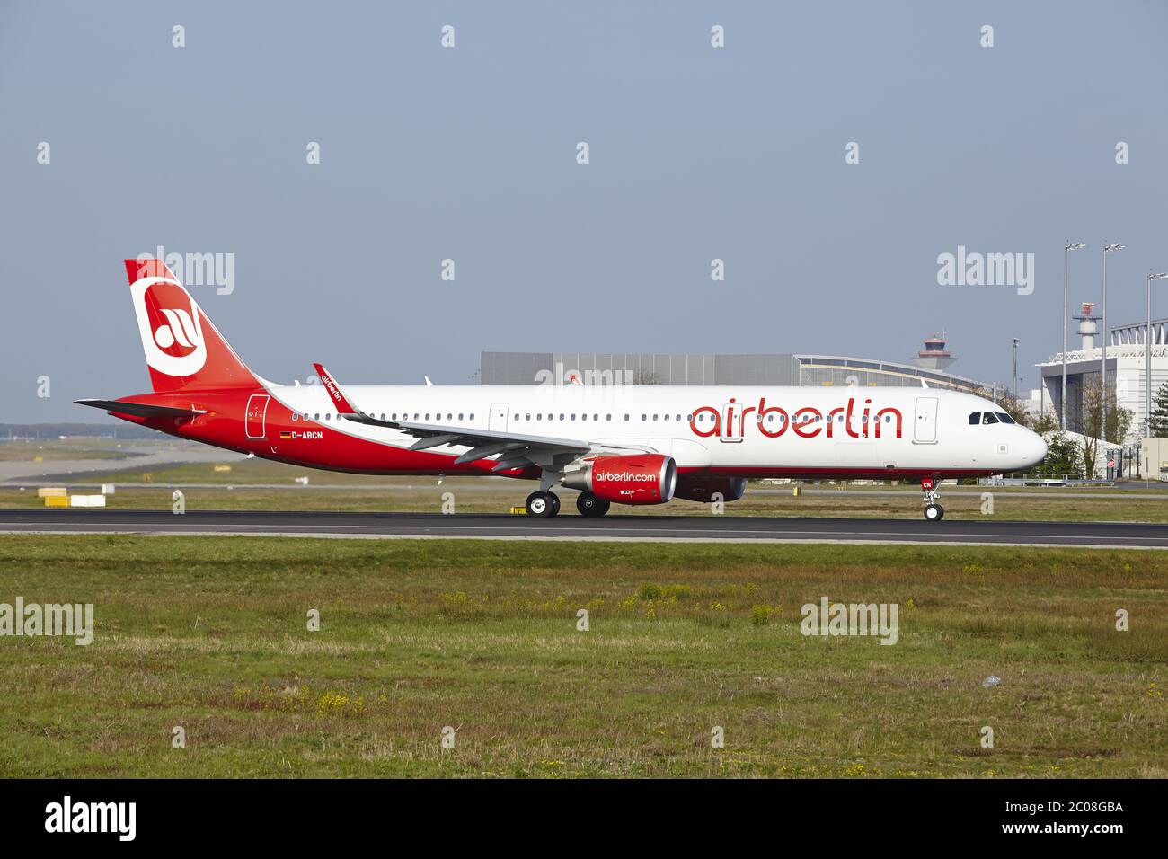 Flughafen Frankfurt am Main - der Airbus A321 von Air Berlin hebt ab Stockfoto