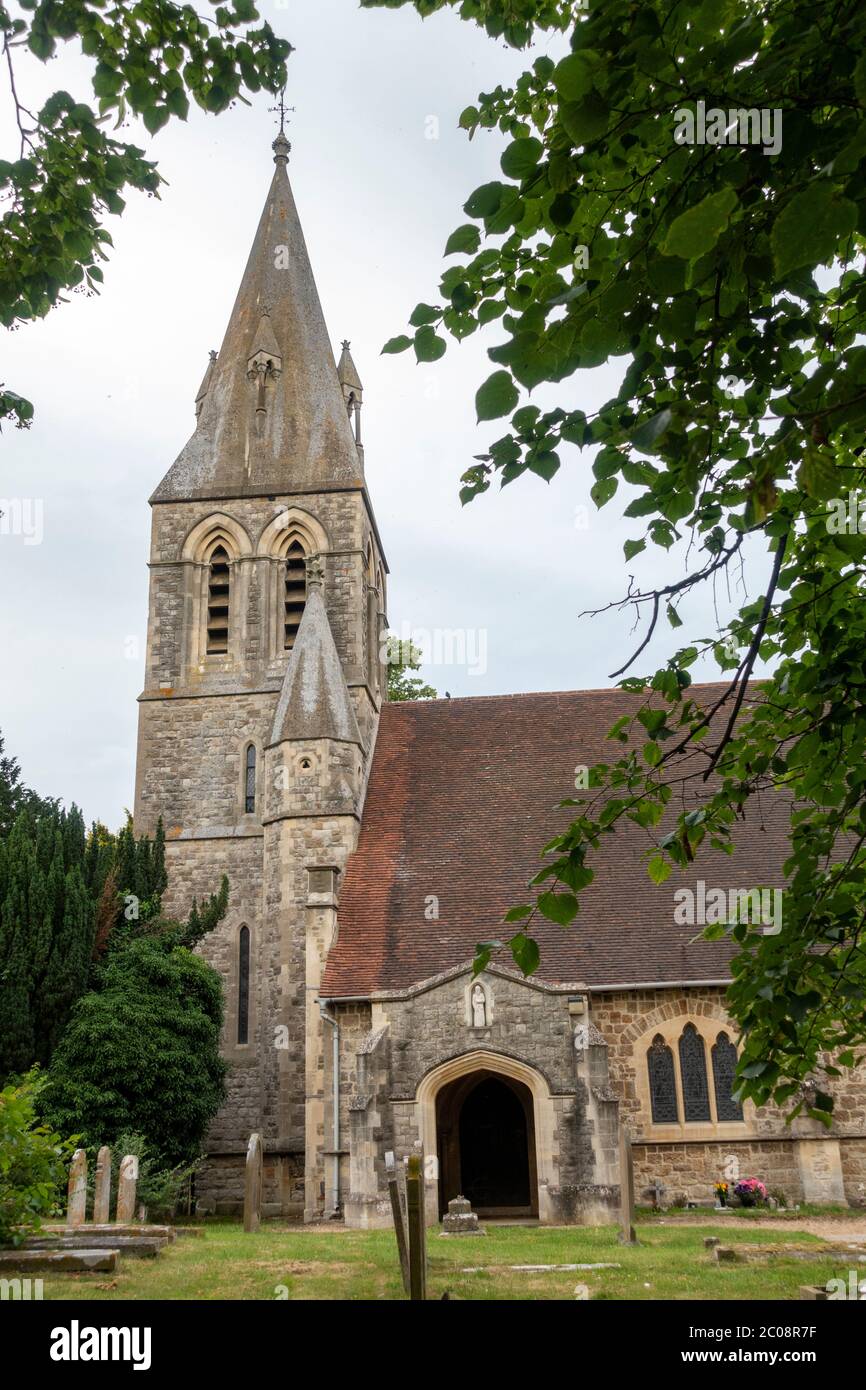 St. Andrew's Wraysbury, gewidmet als Kirche in 1215, als der Bischof von Lincoln kam auf die Magna Carta, Kirche von England, Wraysbury, Großbritannien. Stockfoto