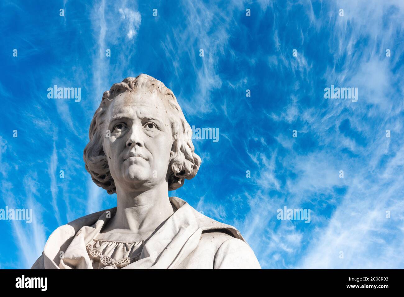 Statue, Skulptur von Christoph Kolumbus gegen blauen Himmel. Stockfoto