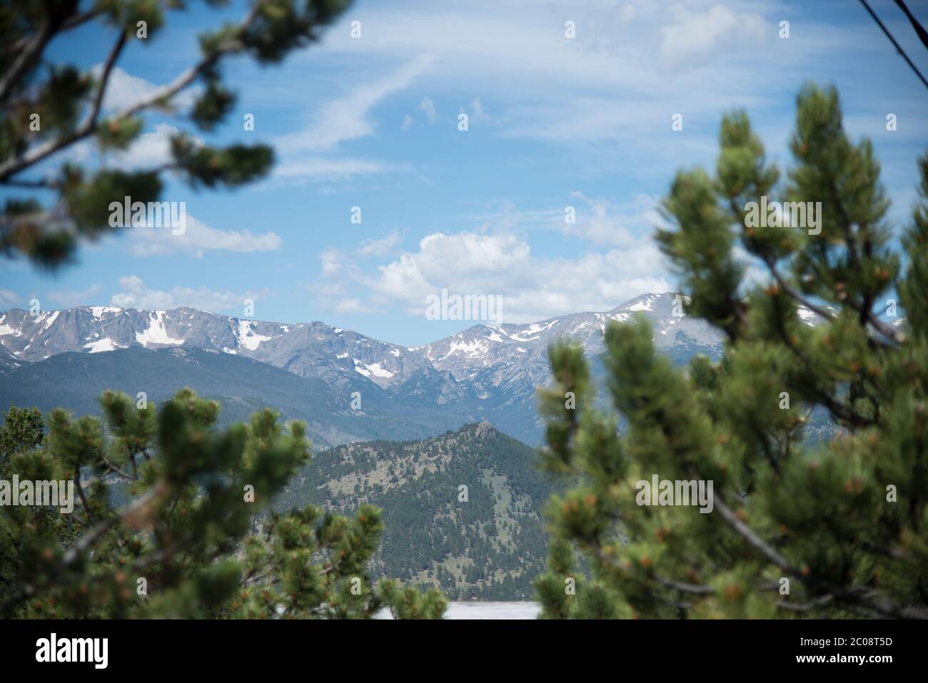 Estes Park ist eine statutarische Stadt in Larimer County, Colorado, USA. Ein beliebtes Sommerresort in der Nähe des Rocky Mountain National Park Stockfoto