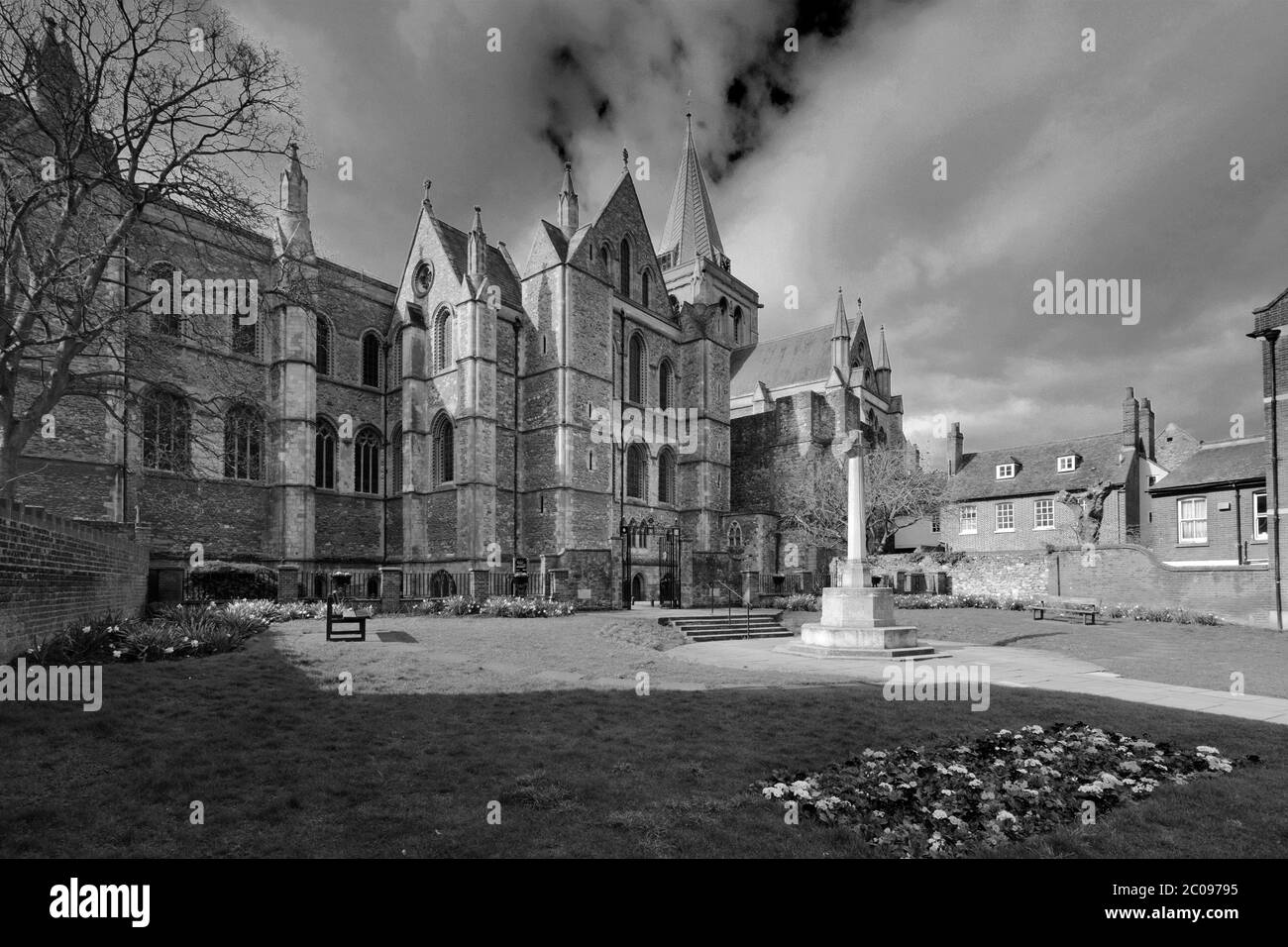 Das Äußere der Rochester Cathedral, Rochester City, Kent County, England, Großbritannien Stockfoto