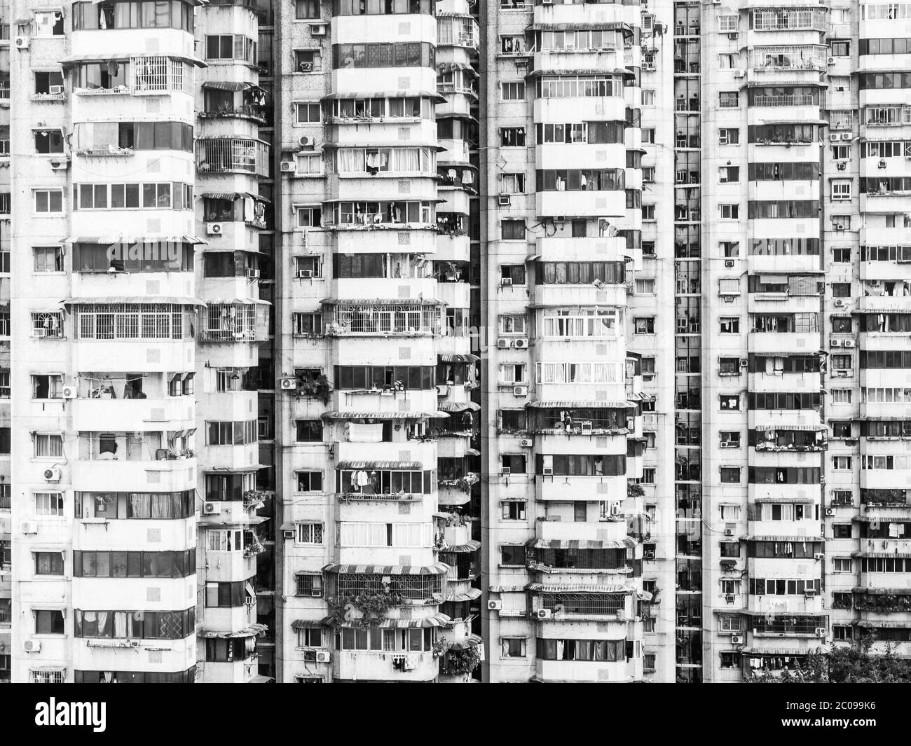 Alte Wohnungen in Wohnblock, Chongqing, China, Detailansicht Stockfoto