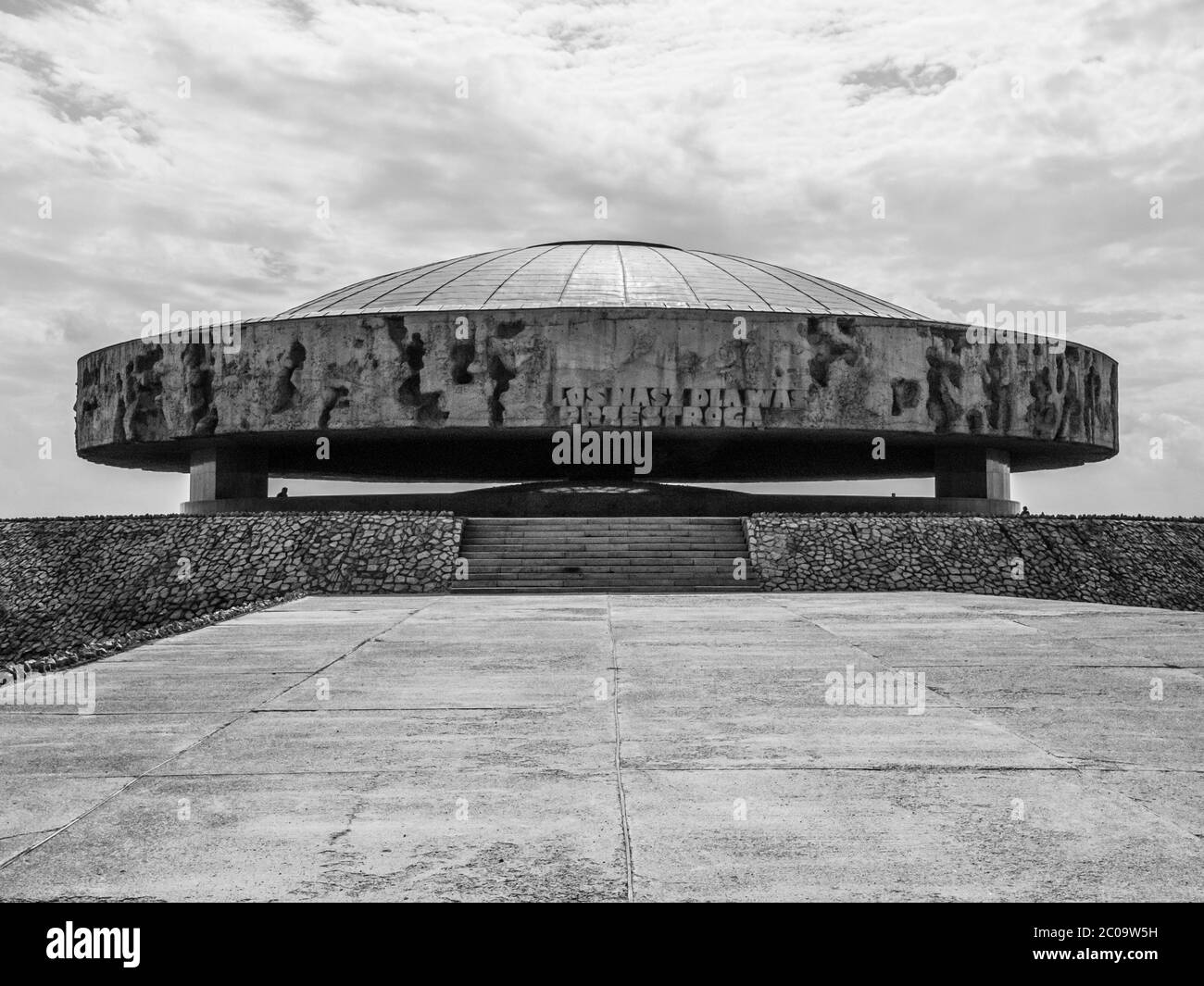 Mausoleum im KZ Majdanek, Lublin, Polen. Schwarzweiß-Bild. Stockfoto