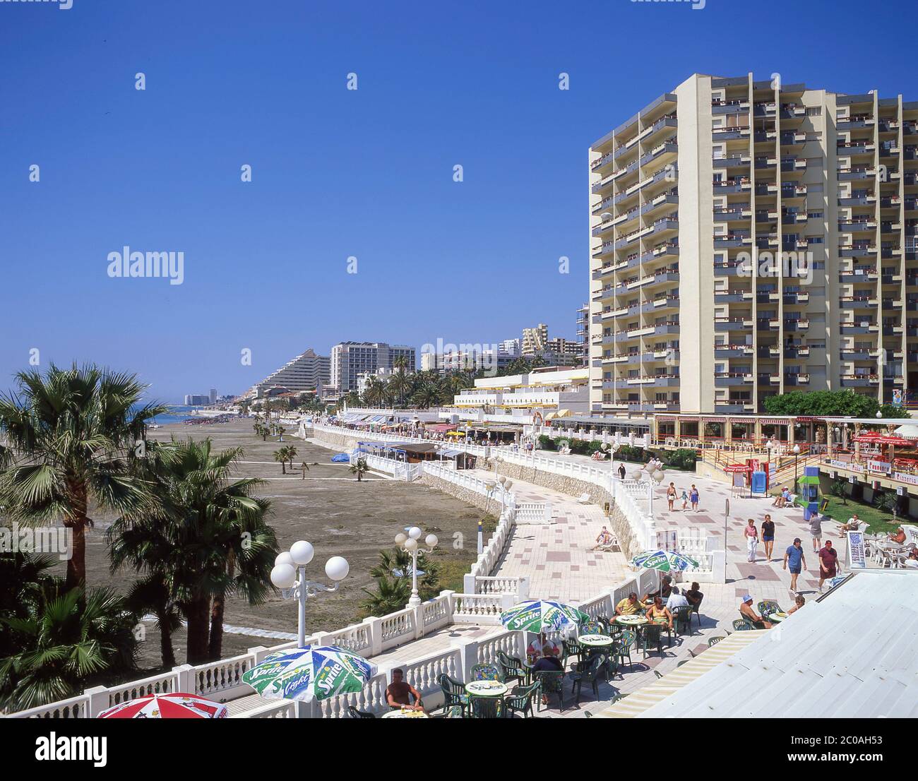 Strandpromenade, Benalmádena, Costa del Sol, Andalusien (Andalusien), Königreich Spanien Stockfoto