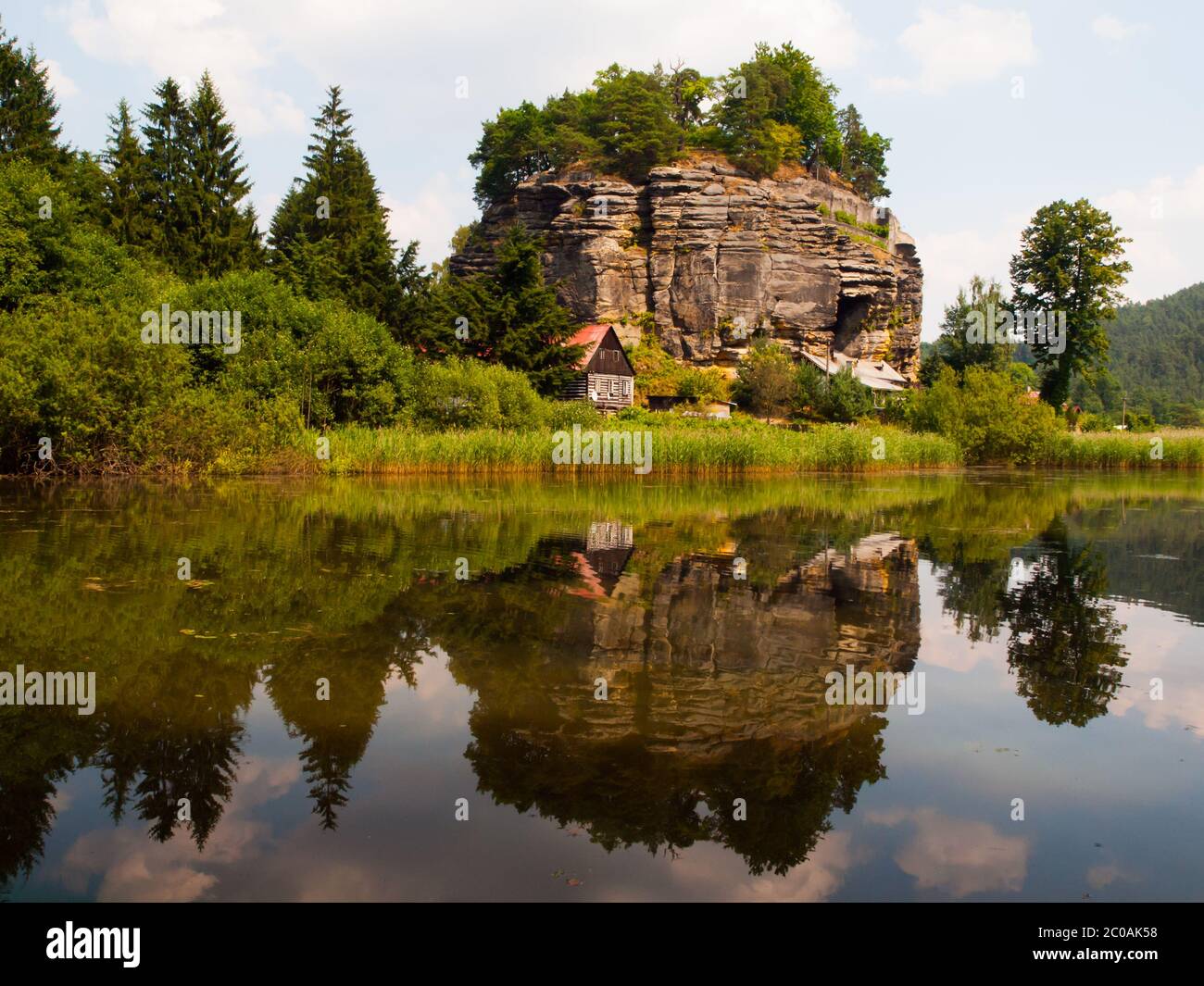 Märchenschloss Ruine auf dem Sandsteinfelsen, Sloup, Tschechische Republik Stockfoto