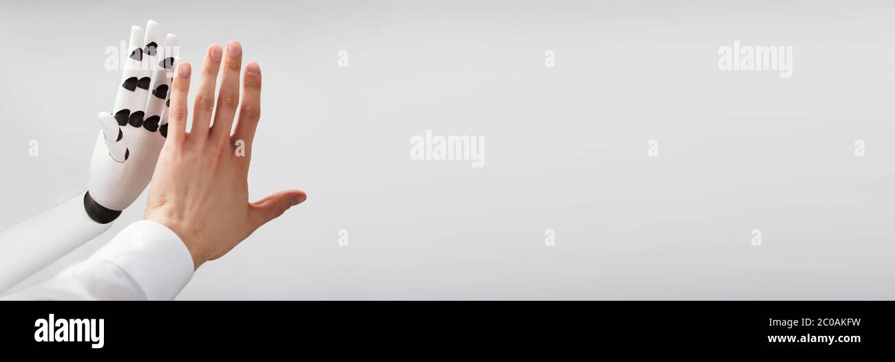 Interaktion Mit Dem Roboter. Mensch Und Maschine Mit Künstlicher Intelligenz Stockfoto