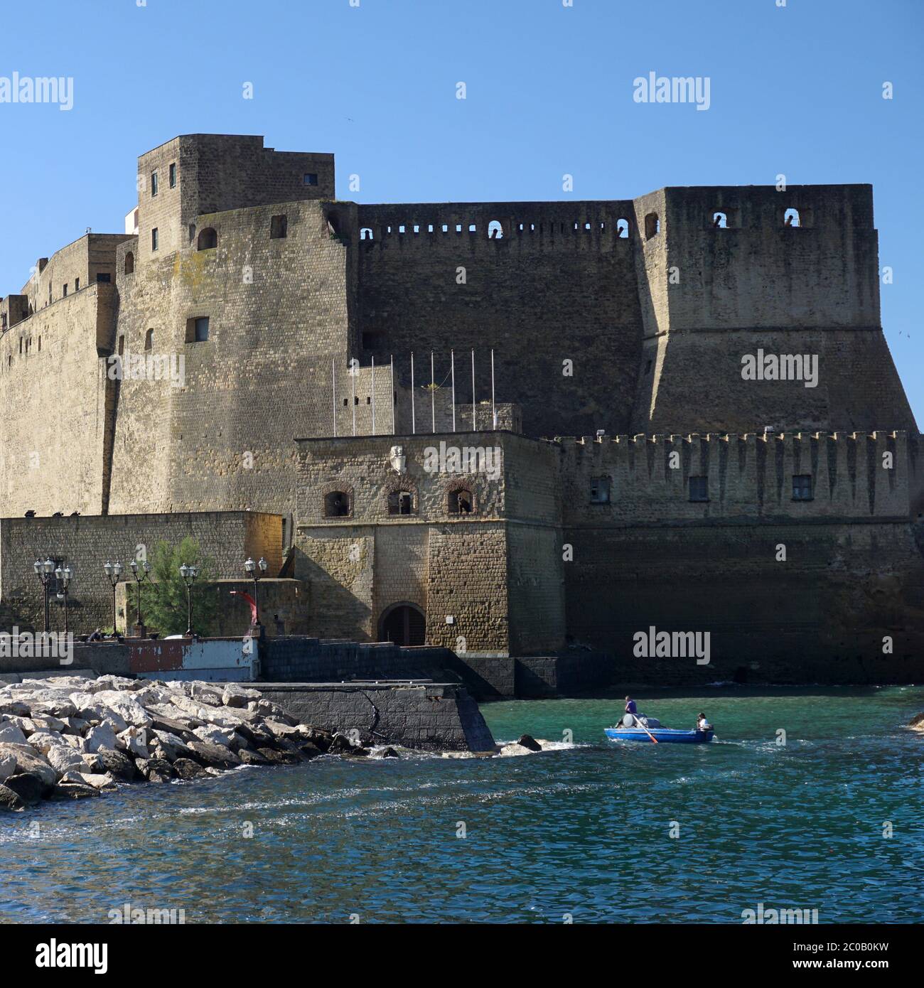 Ovo Castle: Das älteste Schloss in Neapel Stockfoto