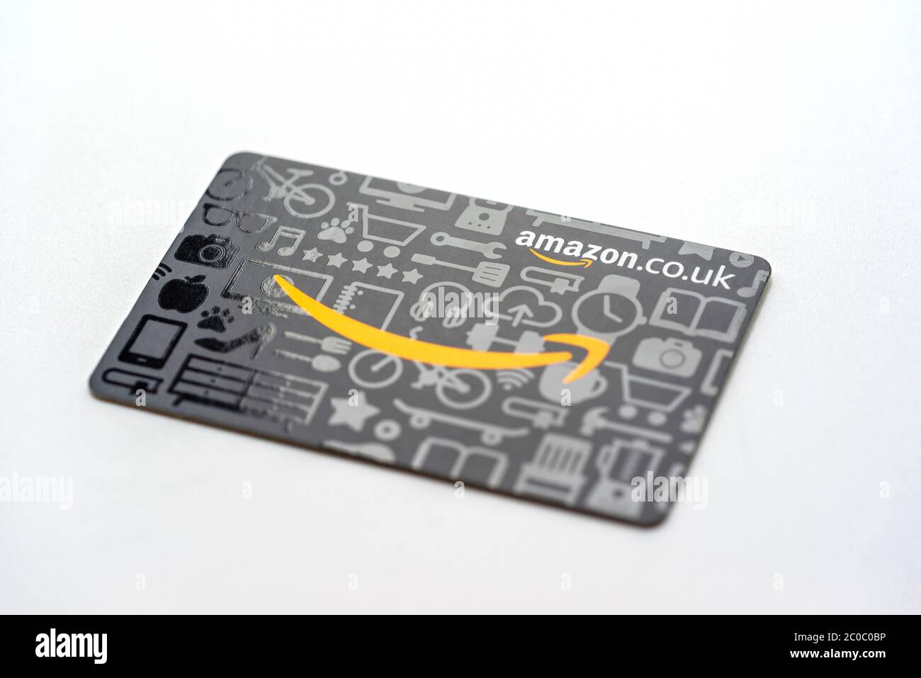 Amazon UK Geschenkgutschein mit weißem Hintergrund Stockfoto
