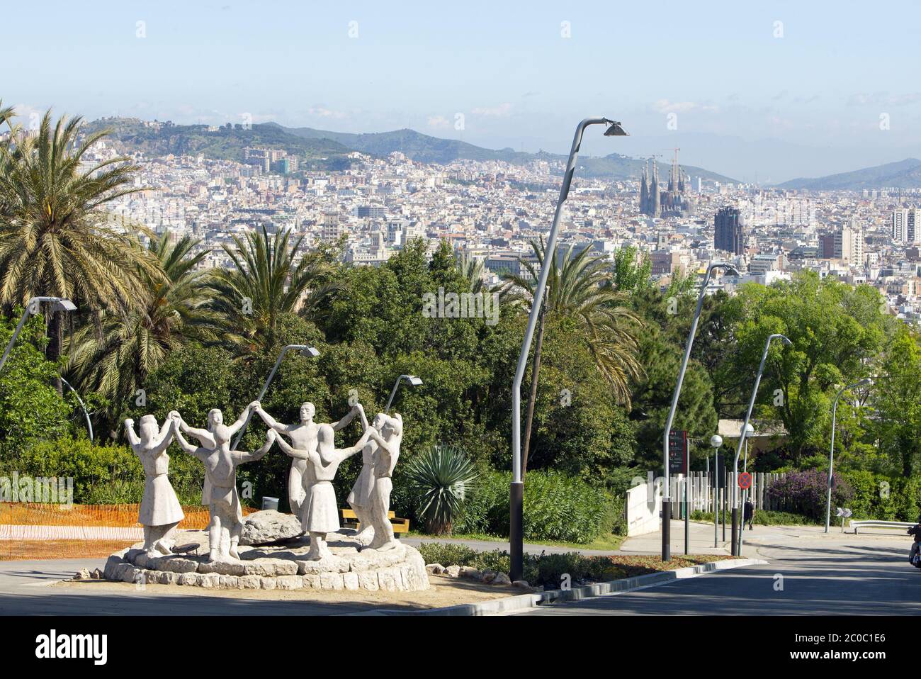 Montjuic Hügel auf der Stadt und moderne skulpturale Co Stockfoto