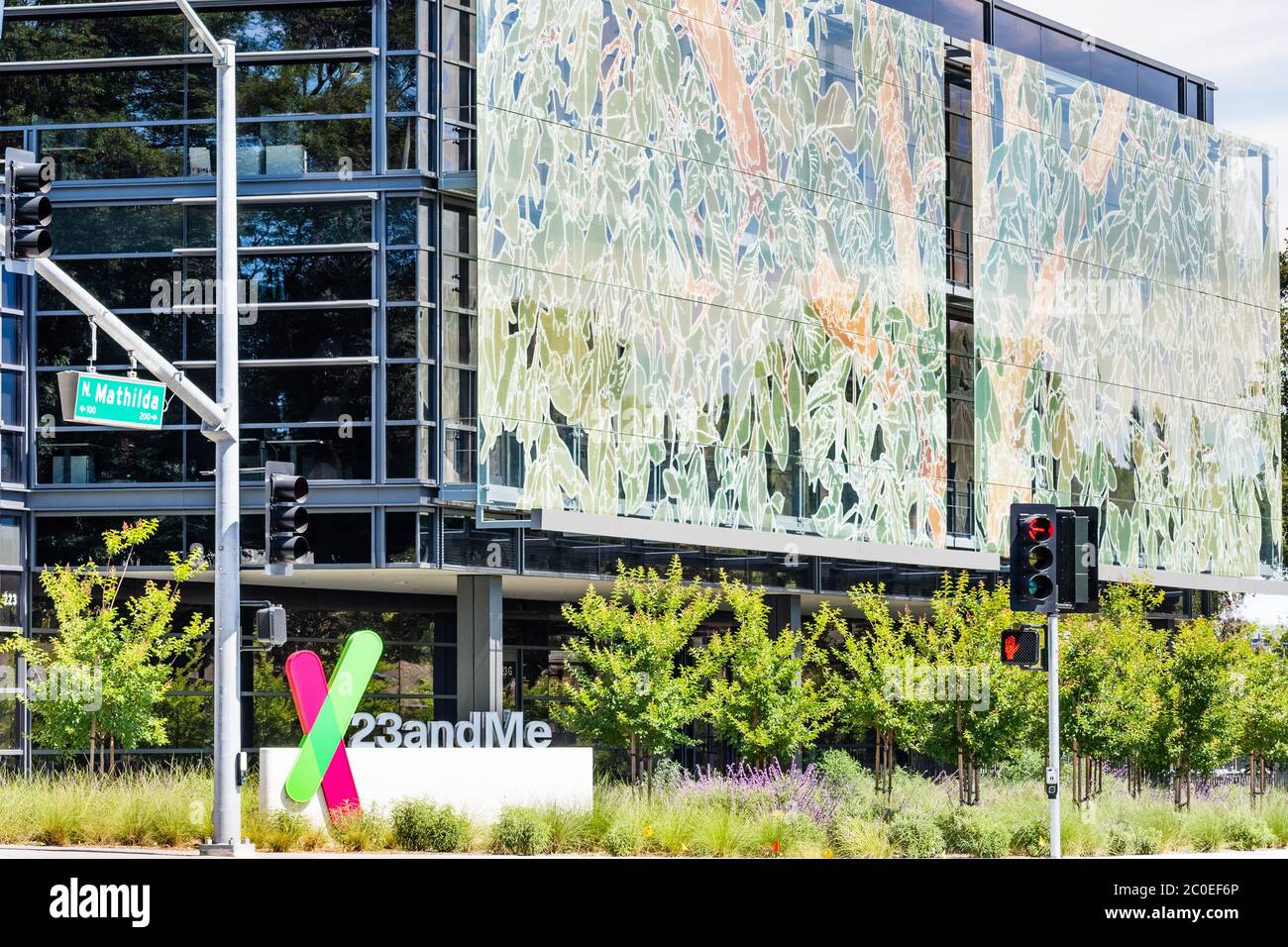 10. Juni 2020 Sunnyvale / CA / USA - die neue 23andme Zentrale im Silicon Valley; auf Basis einer Speichelprobe berichtet 23andMe über den Kunden Stockfoto
