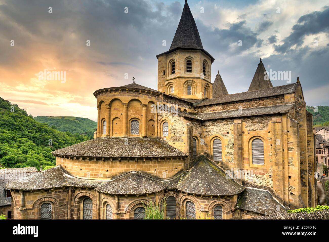 Stift Sainte Foy, UNESCO-Weltkulturerbe, Conques, Departement Aveyron, Occitanie, Frankreich Stockfoto