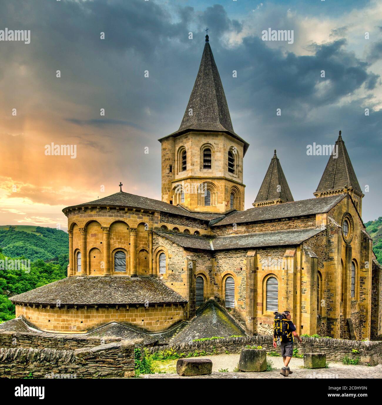 Abbey church sainte foy conques aveyron Fotos und Bildmaterial in