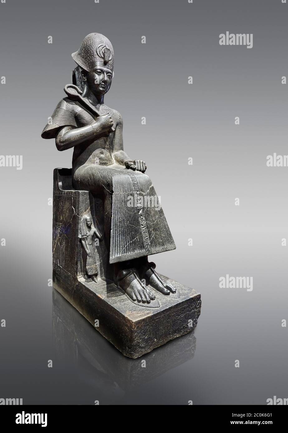 Alte ägyptische Statue von Ramesses II. Granodiorit, Neues Königreich, 19. Dynastie, (1279-1213 v. Chr.), Karnak, Tempel von Amon. Ägyptisches Museum, Turin. Grau Stockfoto