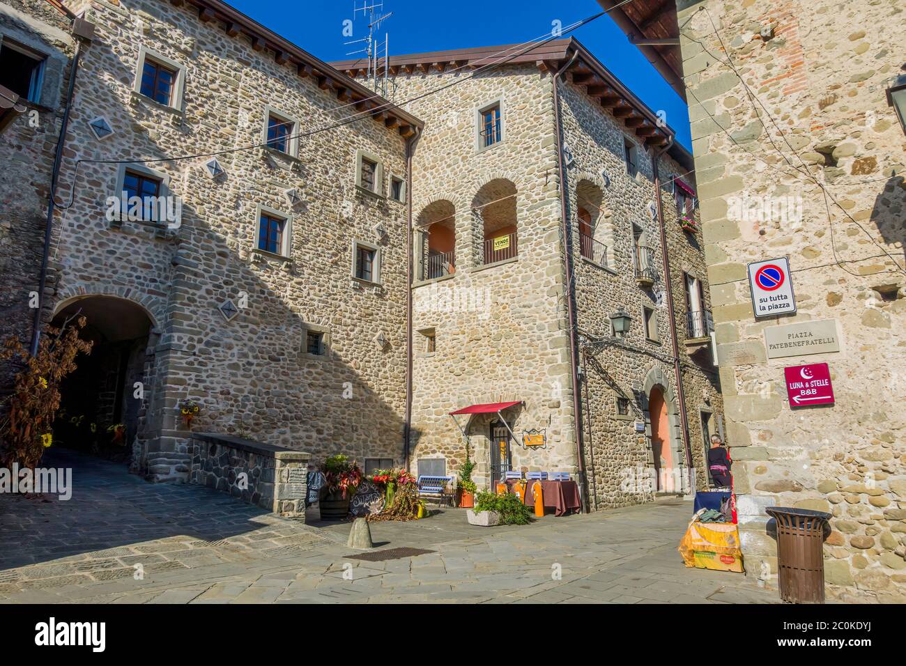 Filetto (Lunigiana, Massa Carrara, Toskana, Italien) - Straße des alten Dorfes Stockfoto