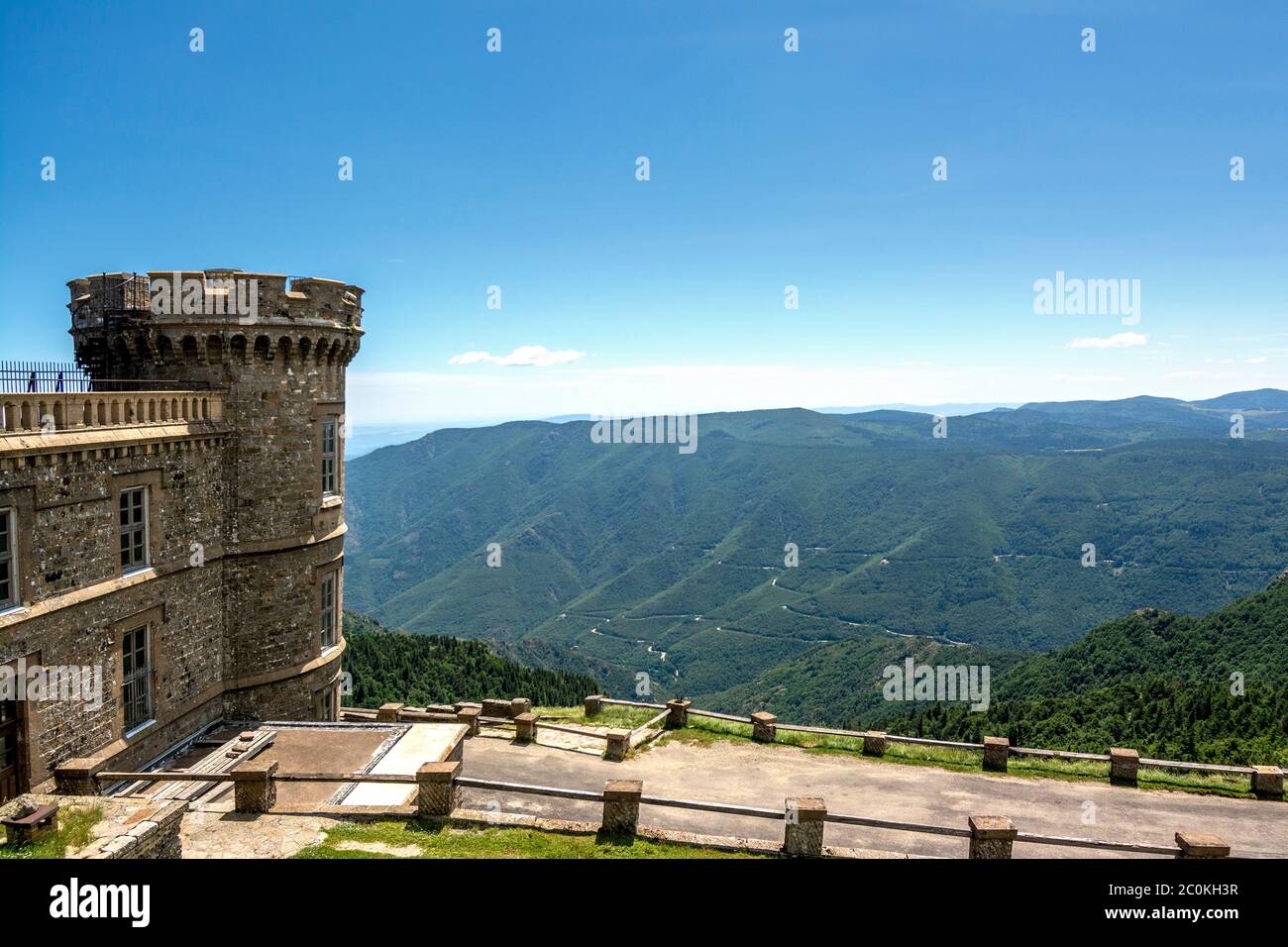 Mont Aigoual Meteorologische Sternwarte. Cevennes Gardoises. UNESCO-Weltkulturerbe. Nationalpark Cevennes. Gard Okzitanien. Frankreich Stockfoto
