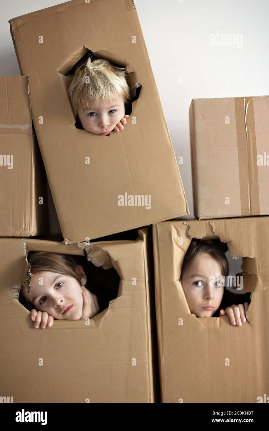 Trauriges Baby Stockfotos Und Bilder Kaufen Alamy