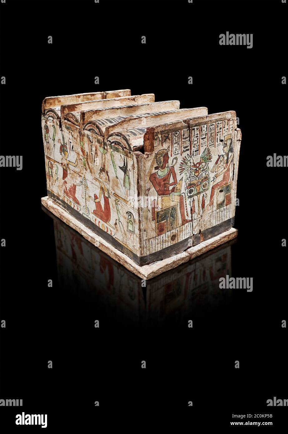 Alte ägyptische Shabti-Schachtel, Holz, Zwischenperiode, 21.-22. Dynastie (1076-746 v. Chr.), Theben, Ägyptisches Museum, Turin. Schwarzer Hintergrund, Boden 1 r Stockfoto