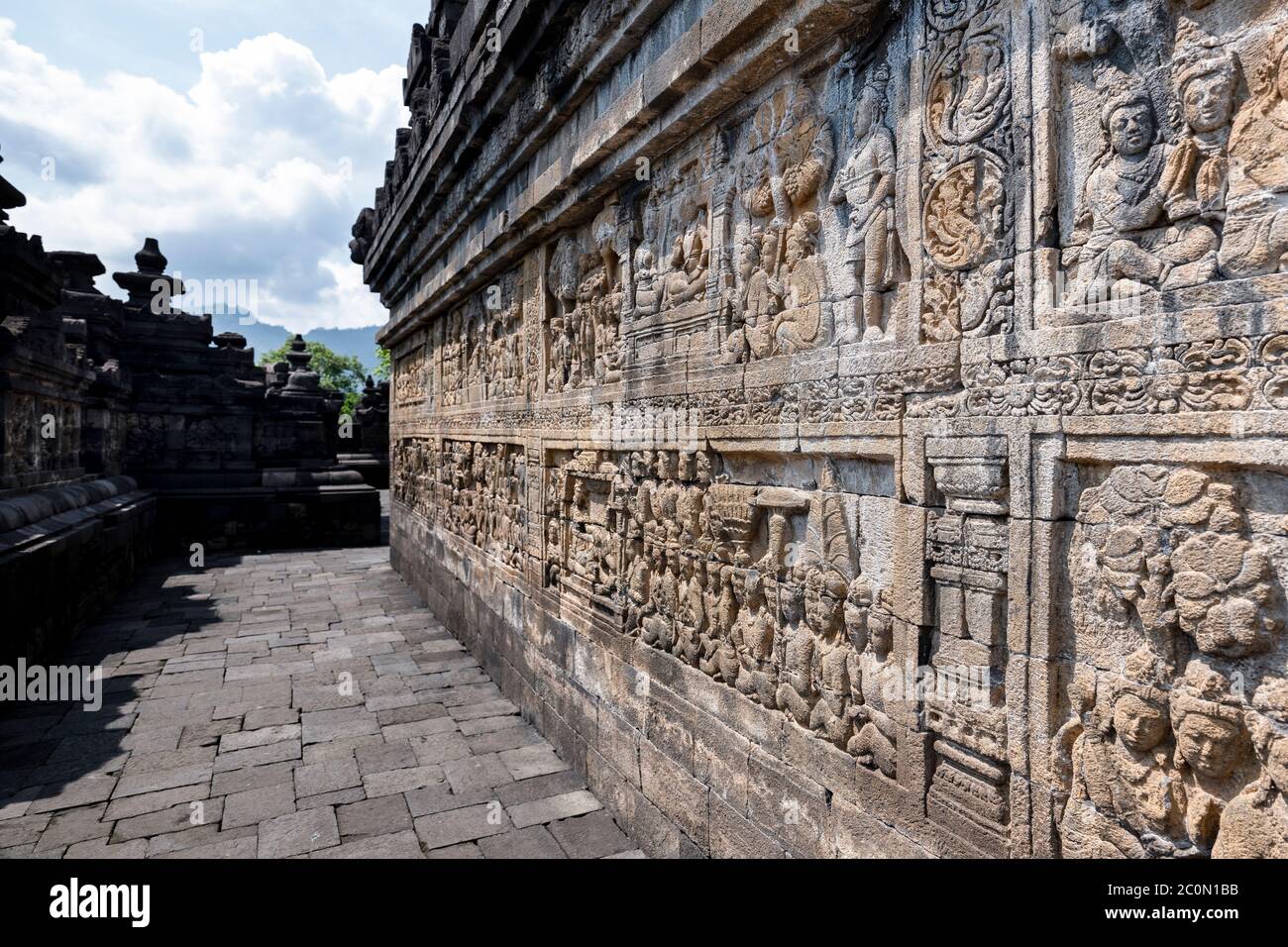 Borobudur Statue, Relief und Stupa Stockfoto